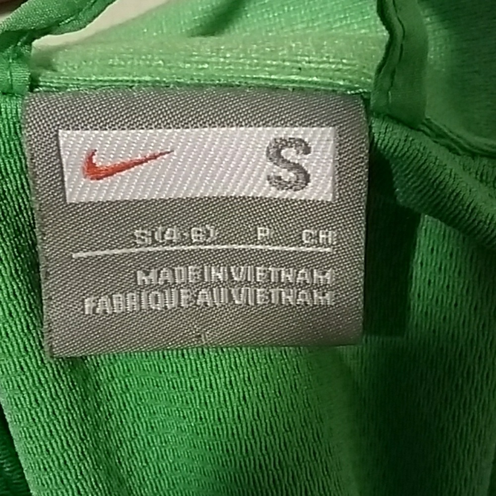 Green Running Jacket - Picture 6 of 7